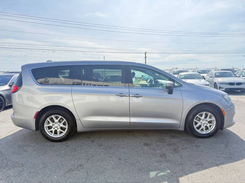 2017 Chrysler Pacifica Touring