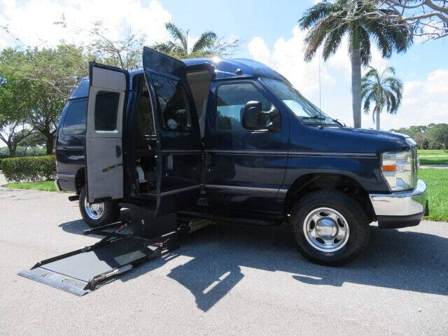 2011 Ford E-Series E-350 SD XLT