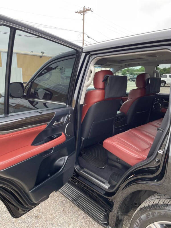 2016 Lexus LX 570