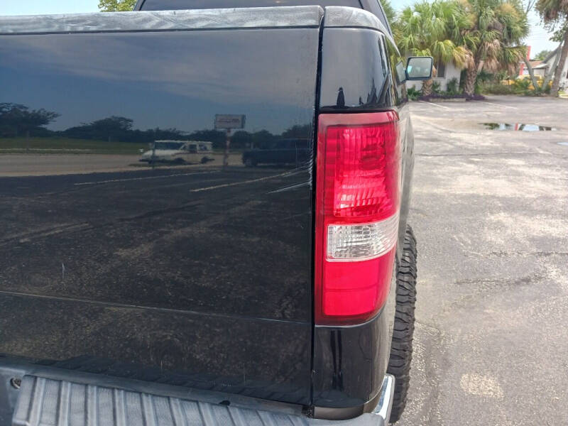 2005 Ford F-150 XLT photo 8