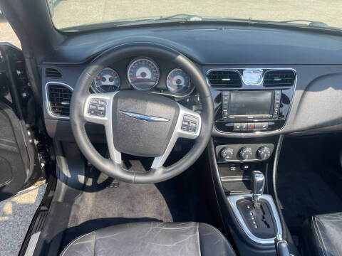 2014 Chrysler 200 Limited