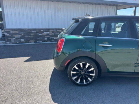 2017 MINI Hardtop 4 Door Cooper