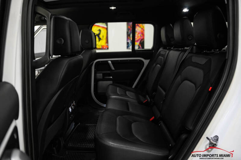 2023 Land Rover Defender 130 X-Dynamic SE