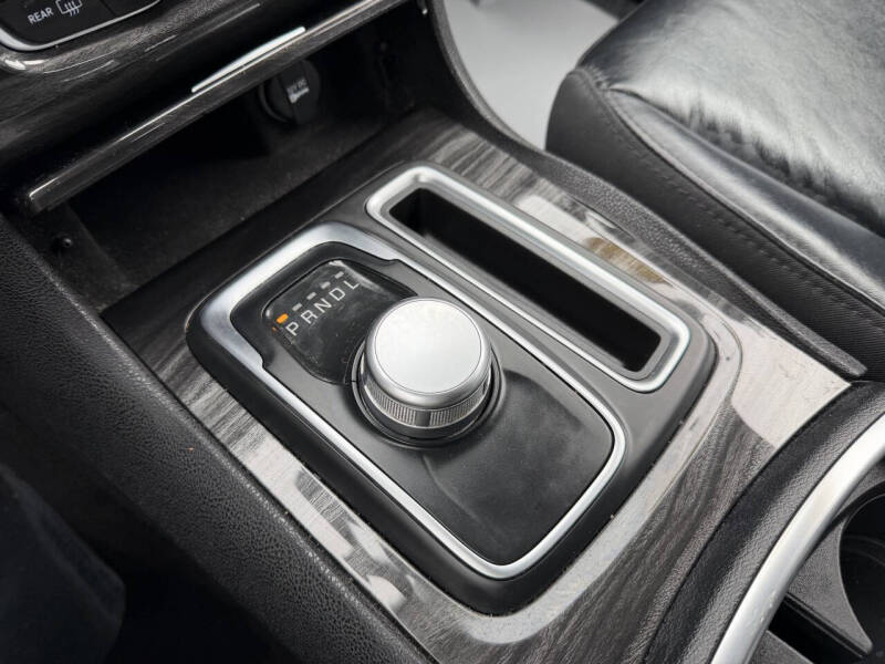 2017 Chrysler 300 Limited