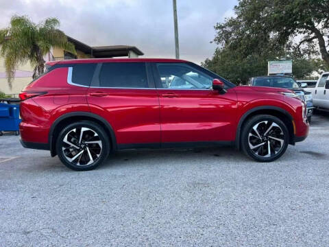 2022 Mitsubishi Outlander ES