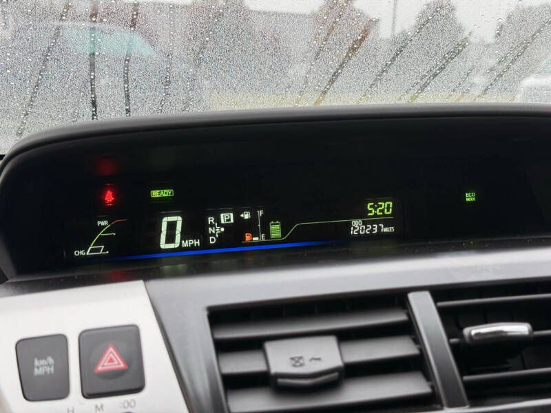 2014 Toyota Prius v Two