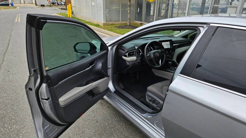 2021 Toyota Camry Hybrid LE