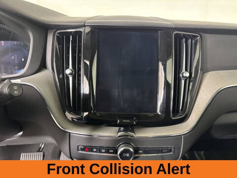 2025 Volvo XC60 B5 Plus Dark Theme