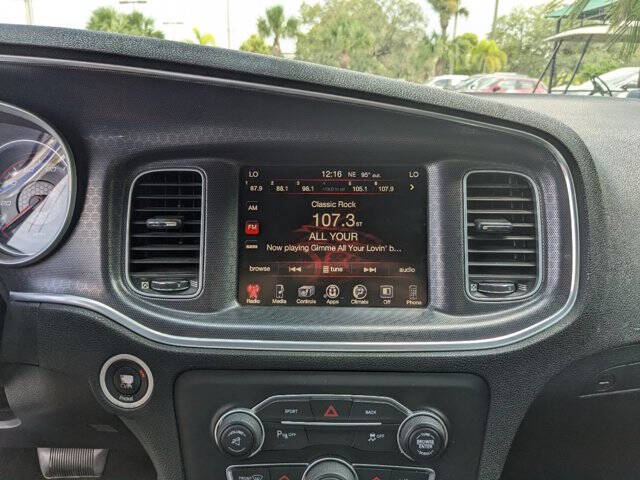 2016 Dodge Charger 18