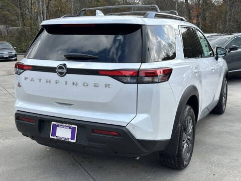 2025 Nissan Pathfinder SV