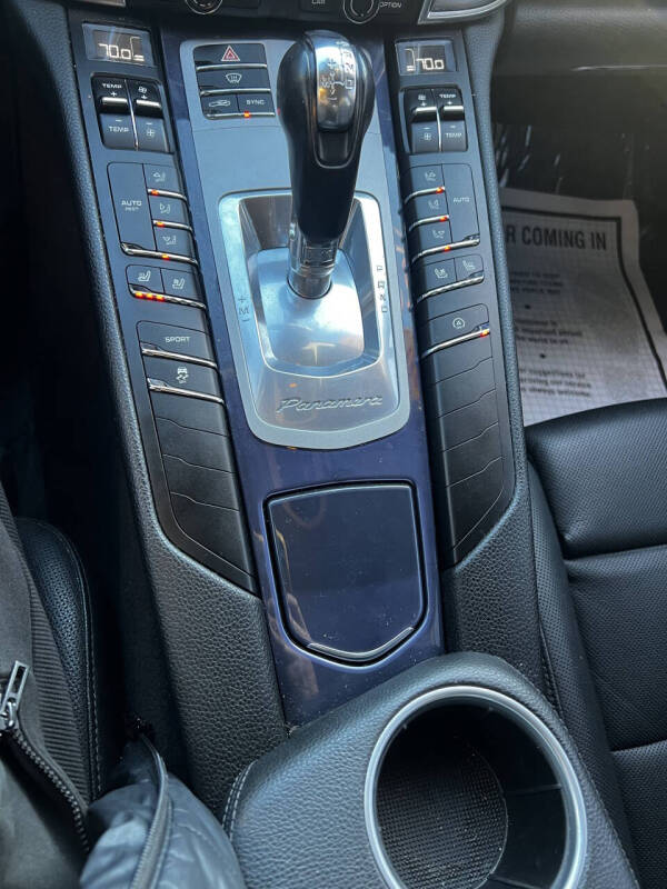 2014 Porsche Panamera 4