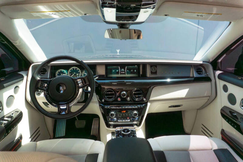 2024 Rolls-Royce Phantom