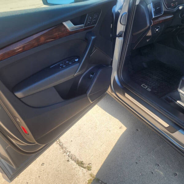 2018 Audi Q5 2.0T quattro Premium Plus