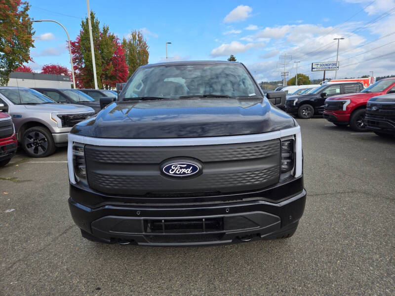 2025 Ford F-150 Lightning Flash