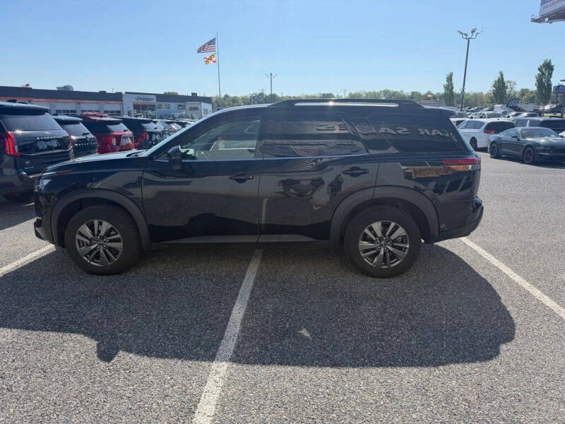 2025 Nissan Pathfinder SV