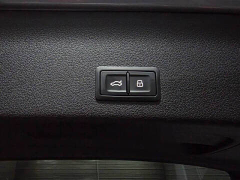 2022 Audi e-tron quattro Premium Plus