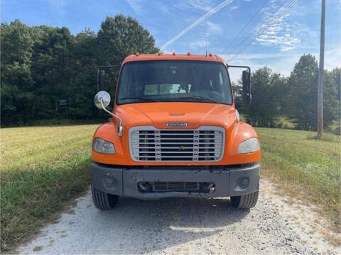 2017 Freightliner M2 106