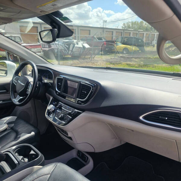 2018 Chrysler Pacifica Touring L