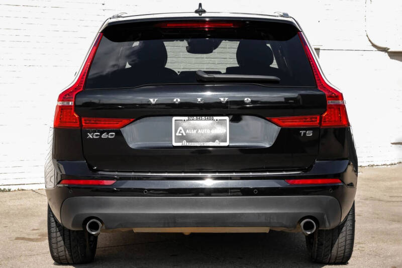 2021 Volvo XC60 T5 Momentum