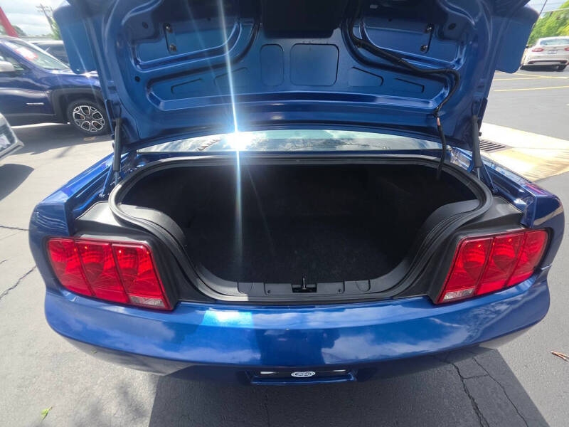 2009 Ford Mustang V6 Deluxe