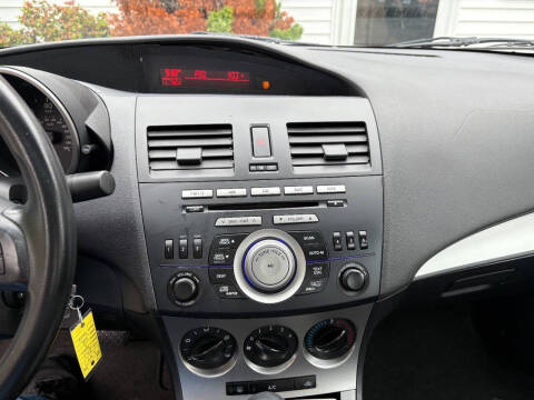 2011 Mazda MAZDA3 i Touring