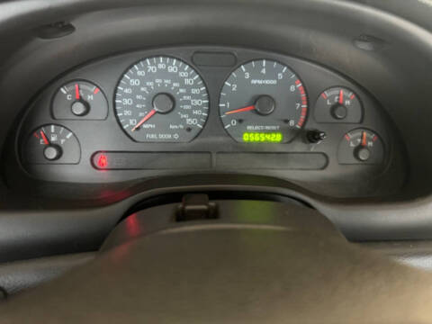 2004 Ford Mustang GT Deluxe