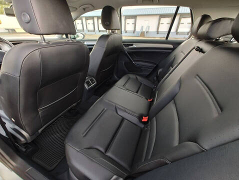 2017 Volkswagen Golf TSI S