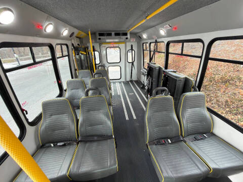 2014 Ford Shuttle bus