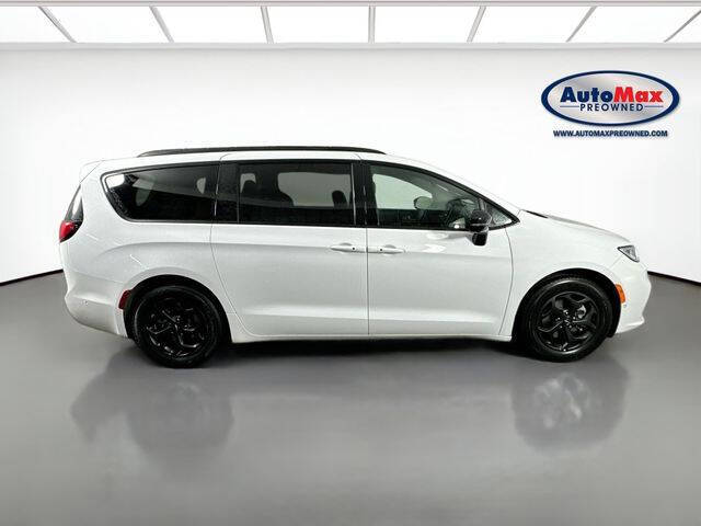 2024 Chrysler Pacifica Plug-In Hybrid Select