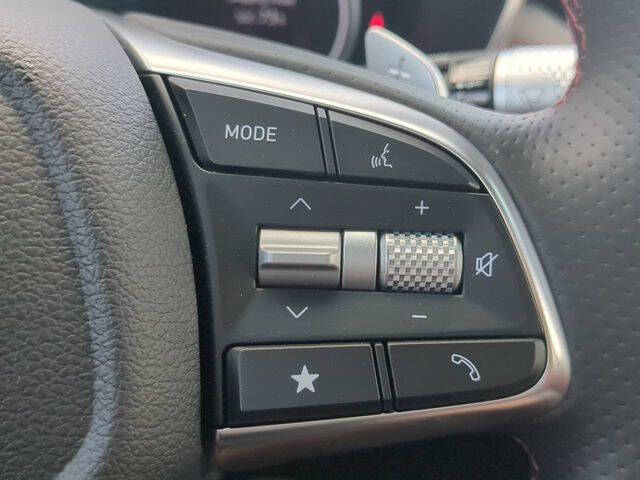 2025 Genesis G70