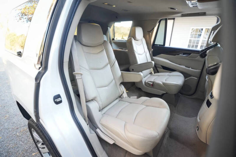 2018 Cadillac Escalade Luxury