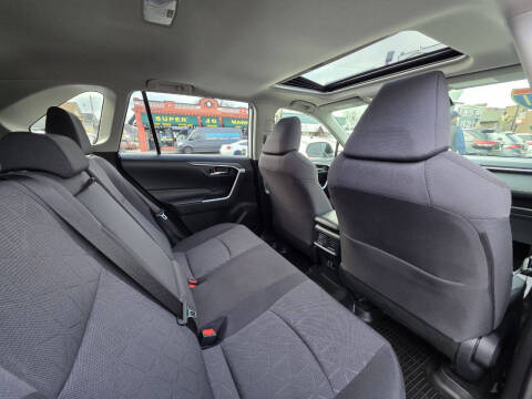 2021 Toyota RAV4 Hybrid XLE