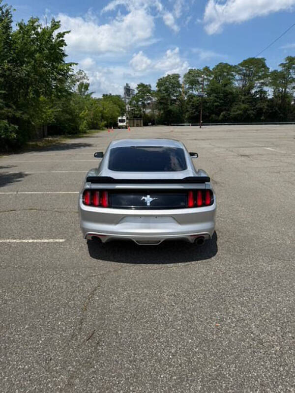 2017 Ford Mustang V6