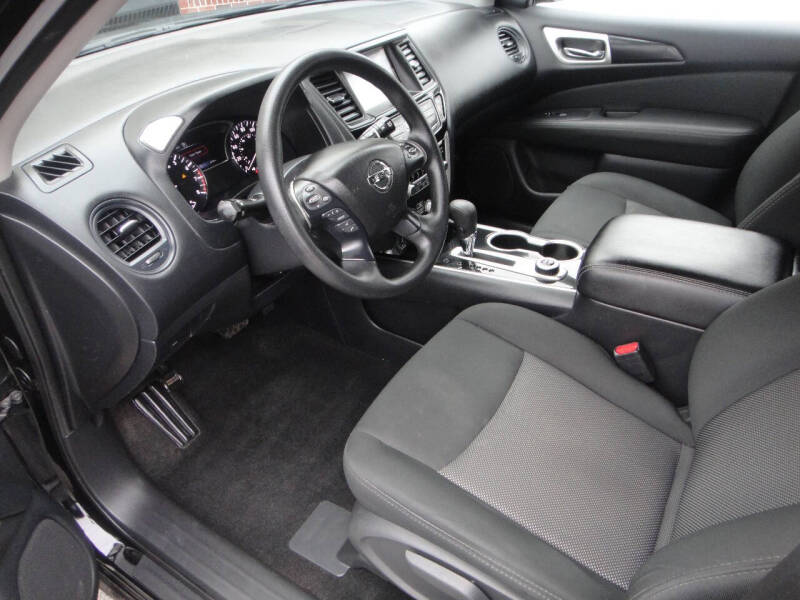 2019 Nissan Pathfinder S