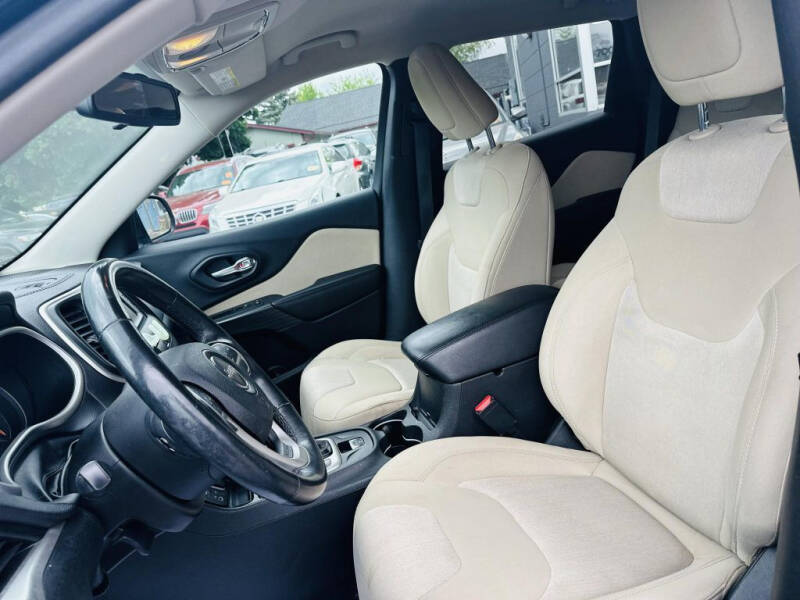 2016 Jeep Cherokee Sport