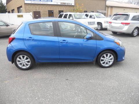 2015 Toyota Yaris 5-Door LE