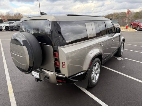 2024 Land Rover Defender 130 P400 X-Dynamic SE