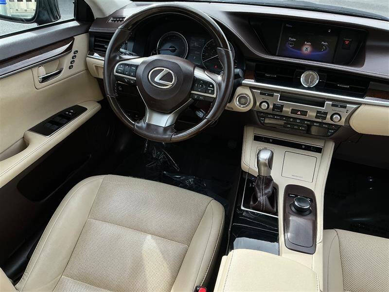2017 Lexus ES 350