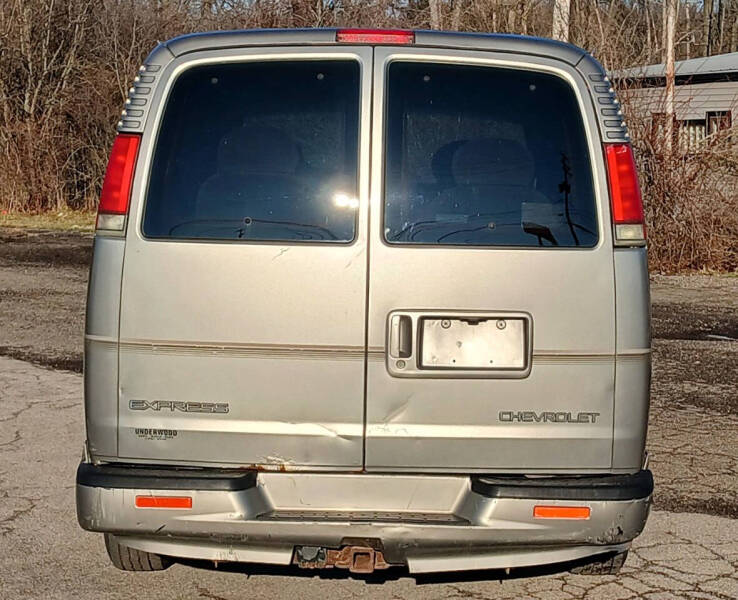 2001 Chevrolet Express G1500 LT