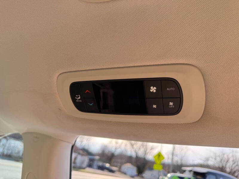 2017 Chrysler Pacifica Touring-L Plus