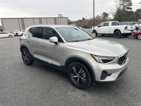 2025 Volvo XC40 B5 Core Bright Theme