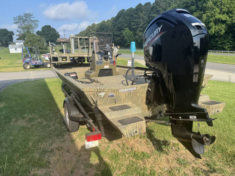 2020 Tracker 1860 Center Console Sportsman