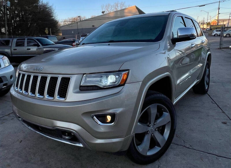 Jeep Grand Cherokee's photo