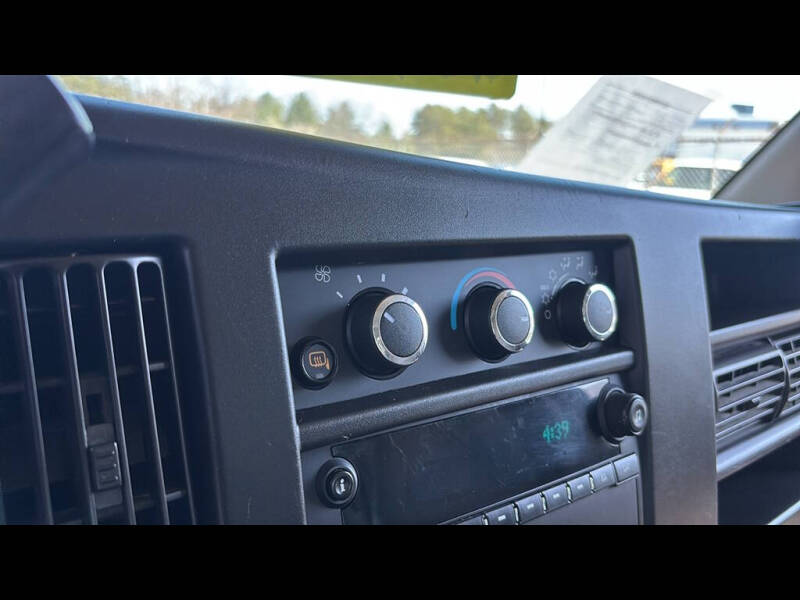 2022 Chevrolet Express 2500