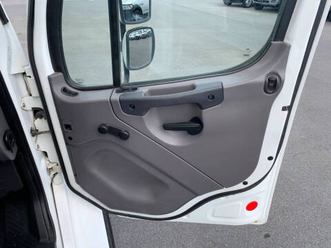 2015 Freightliner M2 106