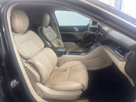 2017 Lincoln Continental Select