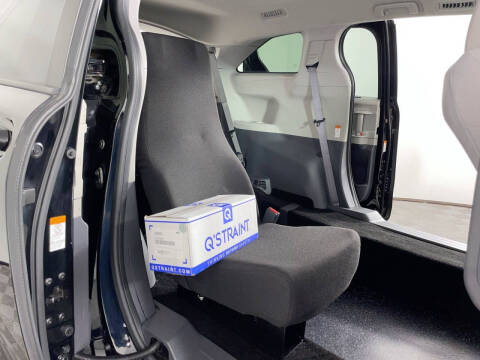 2023 Toyota Sienna LE 8-Passenger