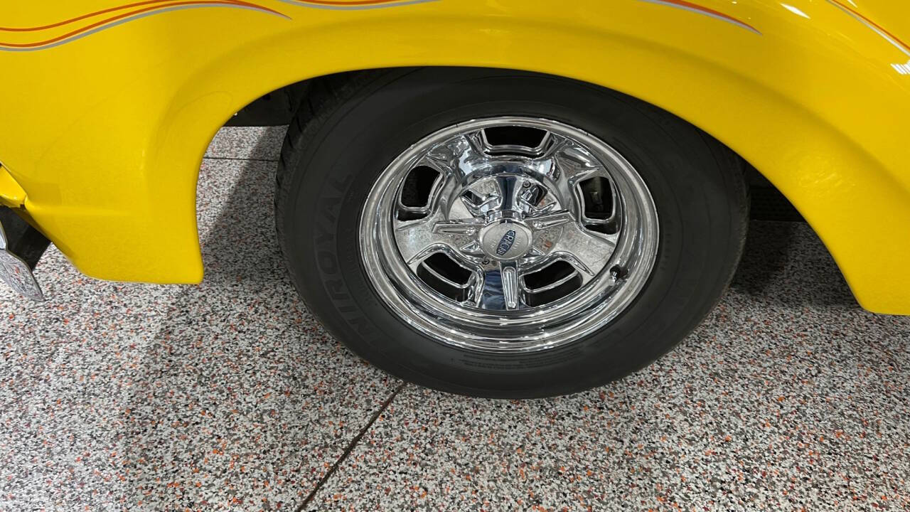 1961 Ford F-100 23