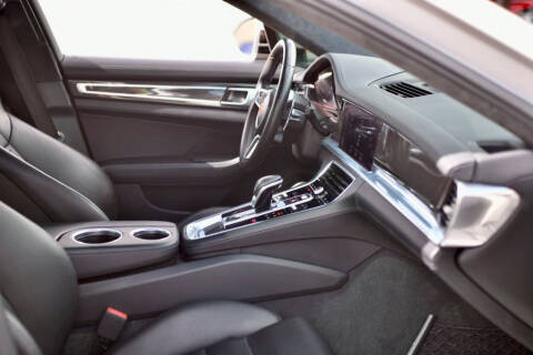 2018 Porsche Panamera Turbo S E-Hybrid