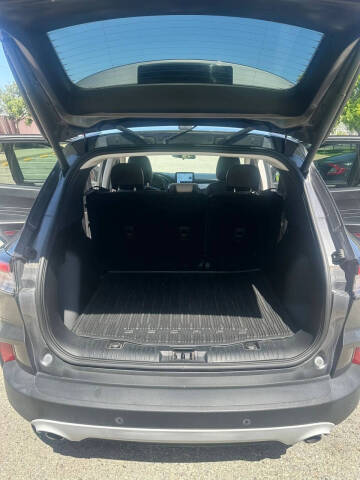 2021 Ford Escape SEL